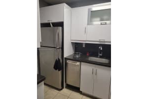2899 Collins Ave APT 533, Miami Beach, FL 33140, Sold 08/18/25