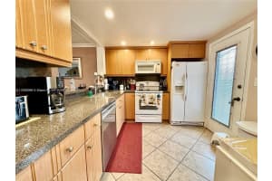 301 NE 14th Ave 201, Hallandale Beach, FL 33009 - MLS#A11745099