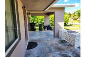 2633 NW 9th Ln, Wilton Manors, FL 33311, Sold 08/15/25