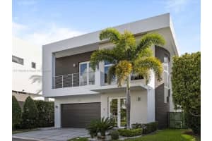 7443 NW 98th Ct, Doral, FL 33178, Sold 04/04/25