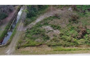 157xx N 99th Ct Loxahatchee, FL 33412 Sold 04/30/25