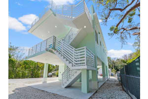 101 Kay Dr, Key Largo, FL 33037, Sold 05/27/25