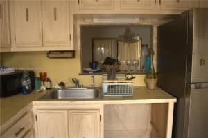 4270 NW 40th St, Lauderdale Lakes, FL 33319, Sold 04/01/25
