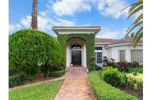 14854 SW 40th St, Davie, FL 33331, Sold 05/02/25