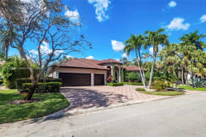 560 Enclave Cir W, Pembroke Pines, FL 33027, Sold 05/13/25