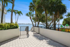 1915 Brickell Ave Miami, FL 33129 Sold 07/17/25