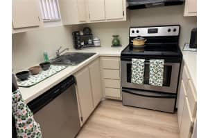 8290 Lake Dr 223, Doral, FL 33166 - MLS#A11745927
