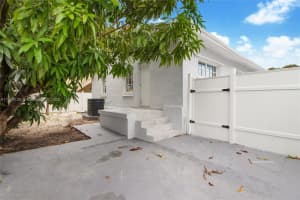 753 NW 22nd Ct, Miami, FL 33125, Sold 06/27/25