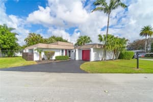 5601 White Cedar Ln, Tamarac