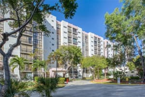 17011 N Bay Rd, Sunny Isles Beach, FL 33160, Sold 08/08/25