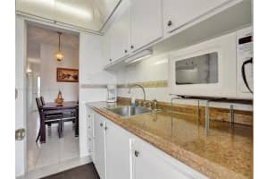 16801 NE 13th Ave APT 305, Miami, FL 33162, Sold 08/29/25