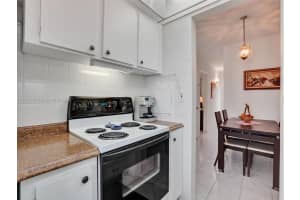 16801 NE 13th Ave APT 305, Miami, FL 33162, Sold 08/29/25