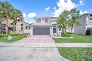 1447 Nw 159th Ln, Pembroke Pines