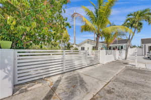 881 SW 137th Ct, Miami, FL 33184, - MLS#A11746305
