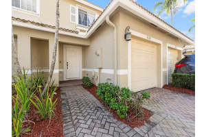 9124 Chambers St, Tamarac, FL 33321, Sold 03/27/25