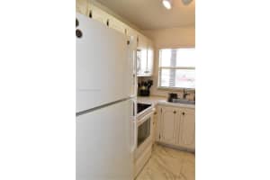 9370 Sunrise Lakes Blvd APT 109, Sunrise, FL 33322, Sold 05/22/25