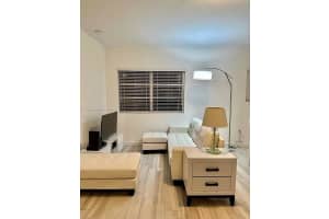 1560 Meridian Ave 207 Miami Beach, FL 33139 - Off Market