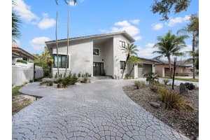 16905 NW 83rd Ct, Hialeah, FL 33016, Sold 04/09/25