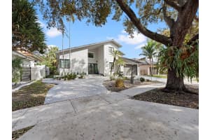 16905 NW 83rd Ct, Hialeah, FL 33016, Sold 04/09/25