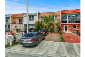 825 W 80th Pl, Hialeah, FL 33014, Sold 04/21/25