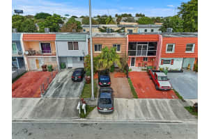 825 W 80th Pl, Hialeah, FL 33014, Sold 04/21/25