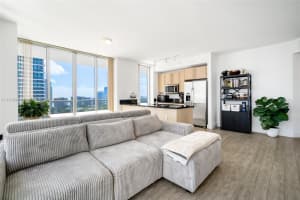 79 SW 12th St Apt 2706-S, Miami, FL 33130, Sold 06/26/25