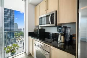 79 SW 12th St Apt 2706-S, Miami, FL 33130, Sold 06/26/25