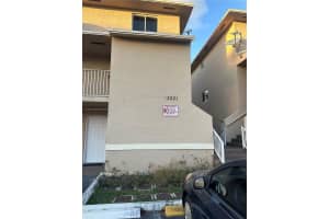 3051 W 76th St # D-105, Hialeah, FL 33018, Sold 04/16/25