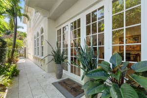 2709 NE 15th St, Fort Lauderdale, FL 33304, Sold 05/16/25