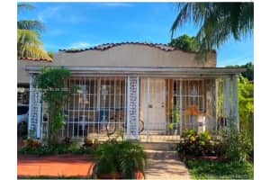 2162 Nw 26th St, Miami