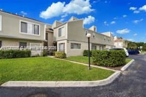 8115 Lagos De Campo Blvd E-2, Tamarac