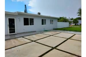 10381 SW 32nd St, Miami, FL 33165, Sold 05/15/25