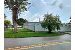 10381 SW 32nd St, Miami, FL 33165, Sold 05/15/25