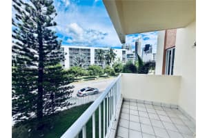 200 178th Dr, Sunny Isles Beach, FL 33160, Sold 04/15/25