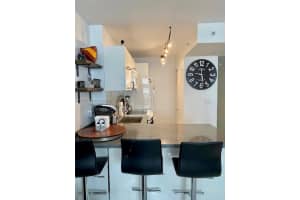 100 Lincoln Rd 727, Miami Beach