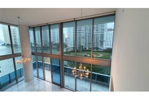Epic Tower, 200 Biscayne Blvd Way, Miami, FL 33131, Sold 04/02/25