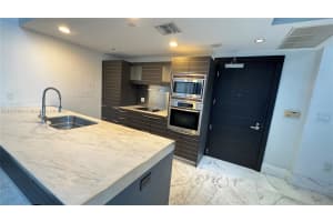 Epic Tower, 200 Biscayne Blvd Way, Miami, FL 33131, Sold 04/02/25