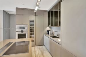 6799 Collins Ave APT 406, Miami Beach, FL 33141, Sold 04/14/25