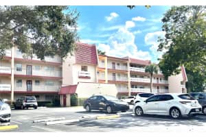 1015 Country Club Dr 109, Margate