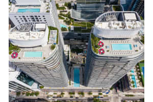 45 Sw 9th St 4703, Miami