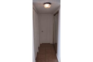 15600 NW 7th Ave APT 811, Miami, FL 33169, Sold 04/11/25