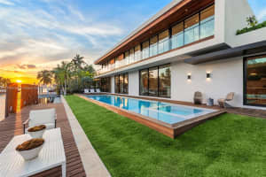 2288 Sunset Dr, Miami Beach