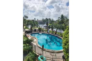 455 Golden Isles Dr 309, Hallandale Beach