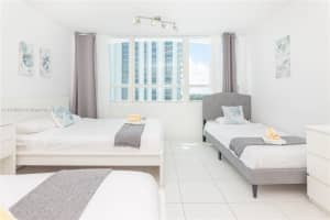 5445 Collins Ave APT 617, Miami Beach, FL 33140, Sold 06/27/25