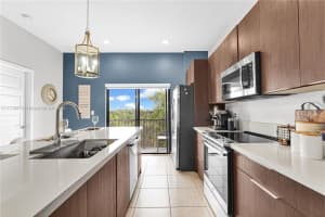 8025 NW 104th Ave Apartment 23, Doral, FL 33178, - MLS#A11749076