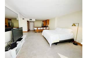 345 Ocean Dr APT 914, Miami Beach, FL 33139, Sold 06/30/25