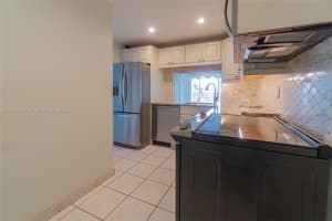 9235 Lagoon Pl 404 Davie, FL 33324 - MLS#A11749328