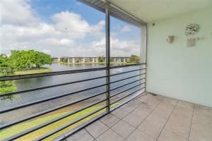 9235 Lagoon Pl 404 Davie, FL 33324 - MLS#A11749328
