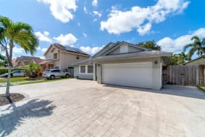 19060 NW 77th Ct, Hialeah, FL 33015, Sold 04/11/25