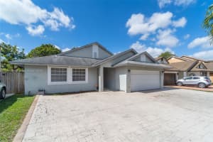 19060 NW 77th Ct, Hialeah, FL 33015, Sold 04/11/25